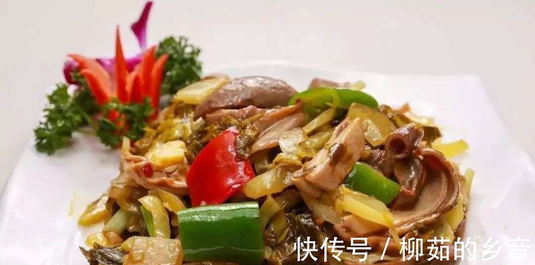 沥干|教你营养好吃的酸菜炒猪肚条,美味解馋很过瘾,孩子们都抢着吃!
