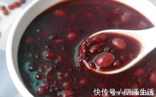 红豆黑米粥|红豆和它是一对，女人隔三差五吃，气色变好了，素颜也是美女