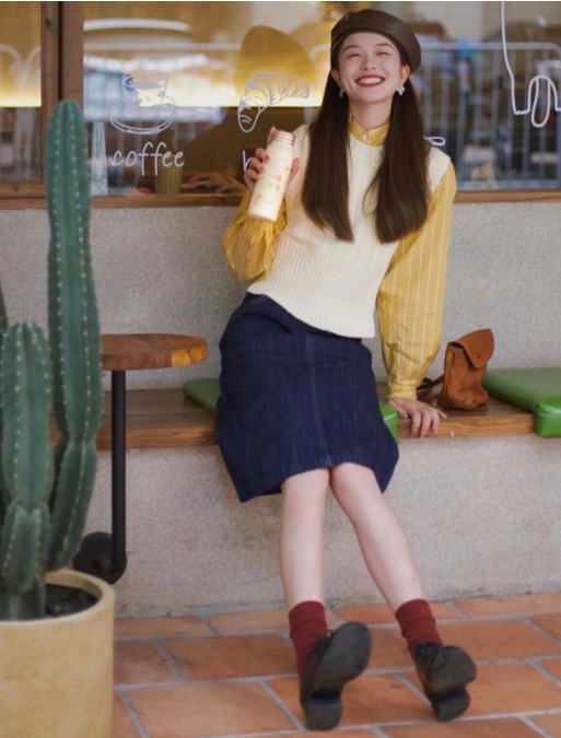 下半身|秋季如何穿搭?牛仔外套搭配半身裙,普通女生也能穿出高级感