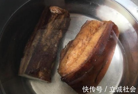 腊肉|炒腊肉时，别直接下锅炒！大厨教你这2招，腊肉咸香美味，好吃！