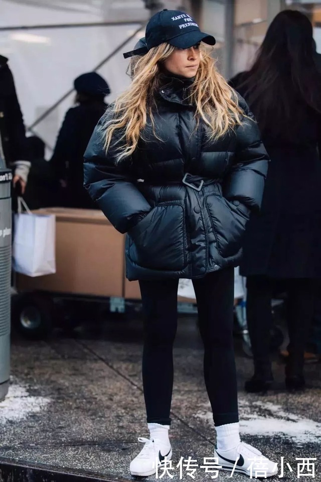 安崎|一直以为小个子女生没气场,看了安崎的机场新照,会穿真的很重要