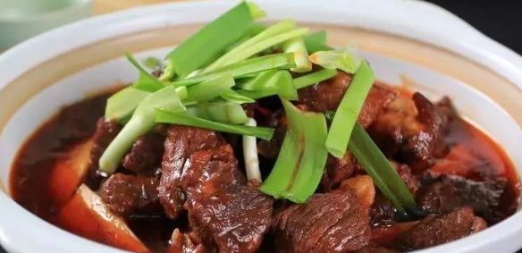 孩子|孩子喜欢吃肉吃饭顿顿都离不开肉,多吃红烧肉,补铁补血补钙补锌