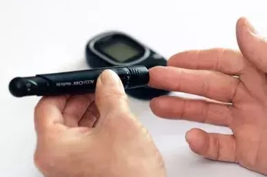 临床表现|糖尿病肾病早期几乎没有症状,如不及早检查治疗后果可能相当严重!