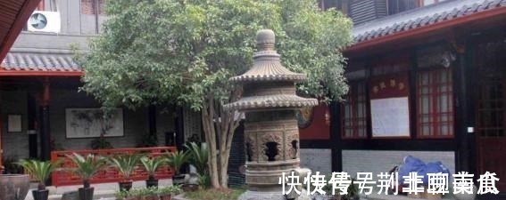 秀才|一副有辱佛门的对联，只添了几个字却成了佛门奇联！