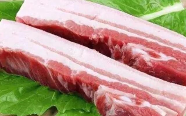 买五花肉,挑“上五花”还是“下五花”?牢记3特点,不花冤枉钱