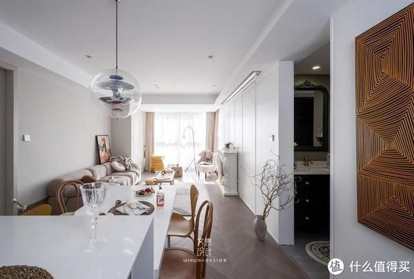 客厅|90后妹子的家火了，一人住98㎡精致又高级，网友：还缺男朋友吗？