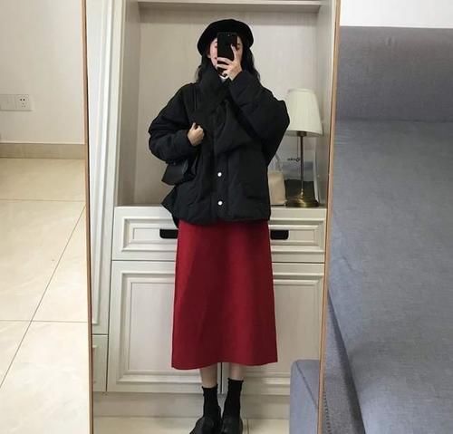 羽绒服流行这样搭，个性保暖还时尚，时尚达人都在穿