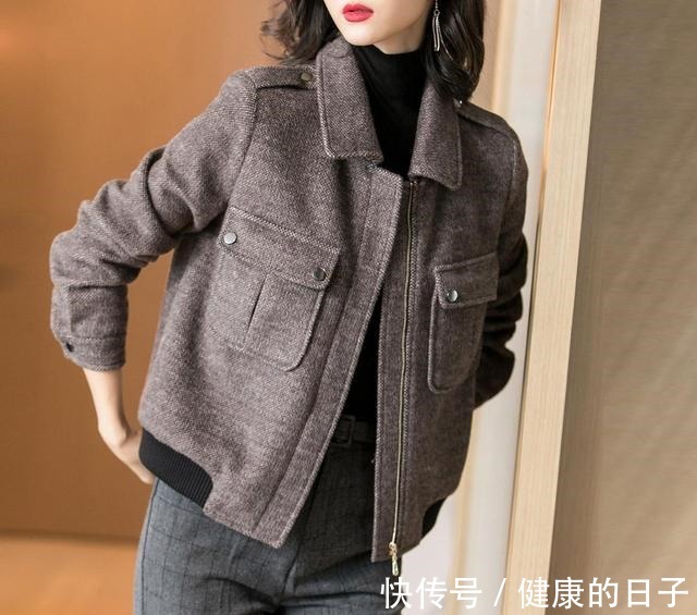 毛呢外套 天冷了,别再穿连衣裙,今秋流行“毛呢外套”,显高保暖又有型!