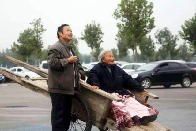 原生家庭|“父母在,人生尚有来处”,它的下半句才是精华,却很少有人知晓