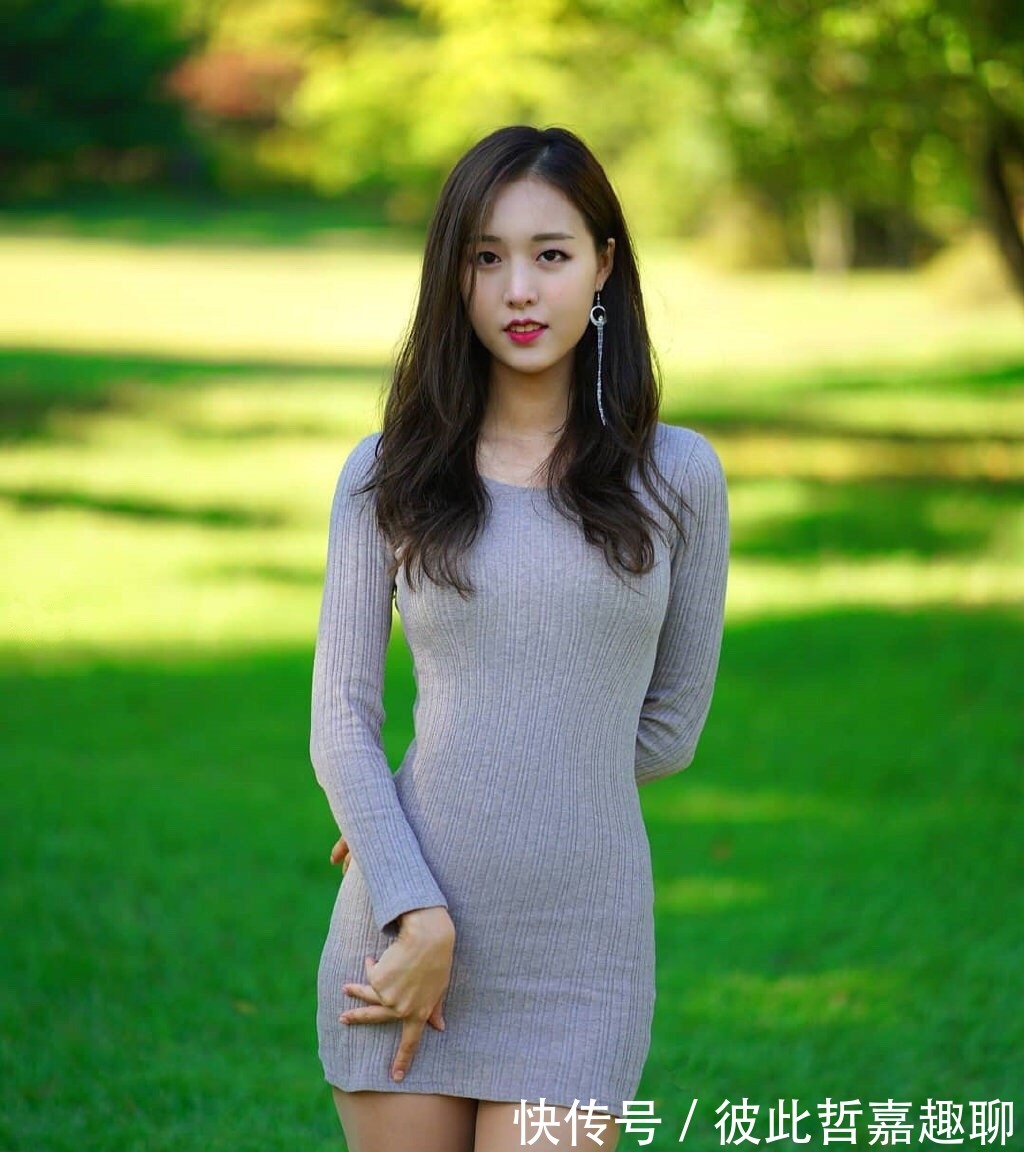 高跟鞋|亮眼又清新的连衣裙女生,简约时尚,尽显高级优雅感