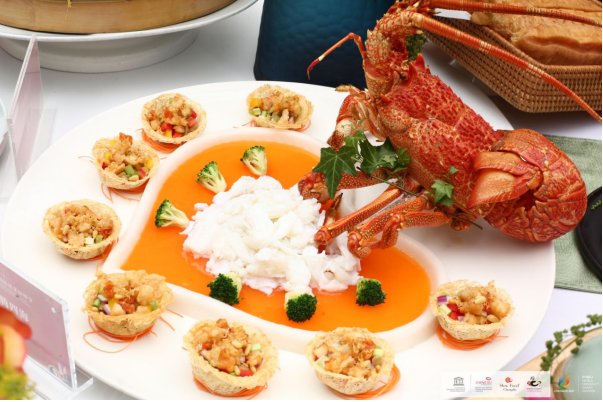 发布|2020年川菜消费者满意度调查报告发布，首届成都国际川菜厨师节开幕