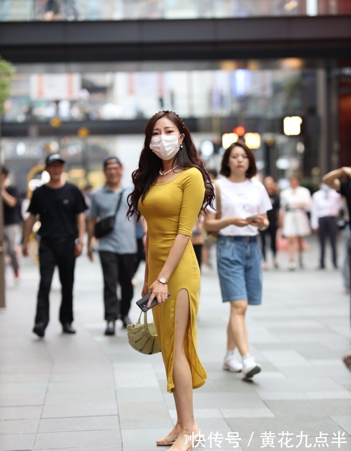 身材 33岁微胖“阿姨”的连衣裙,既显身材又有气质,一般女孩难以驾驭!