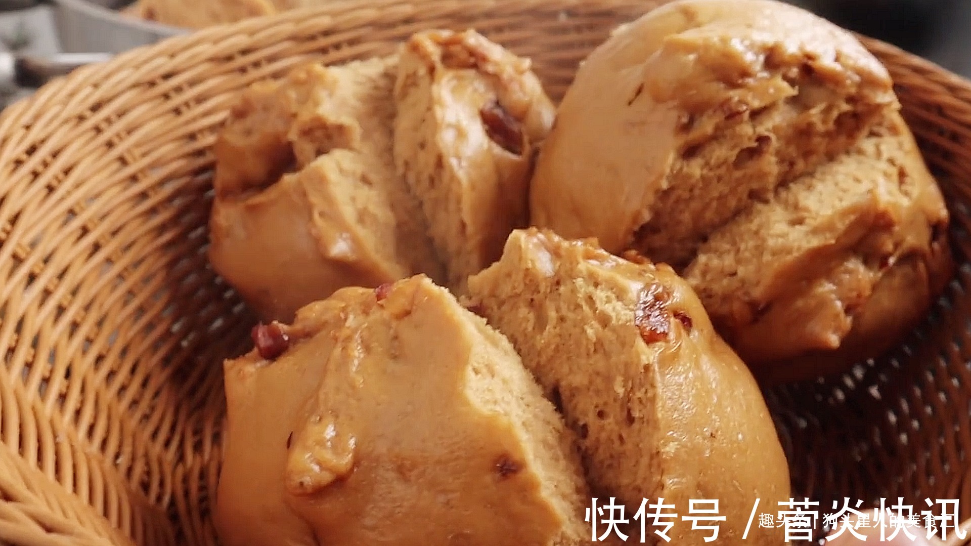 红糖馒头|红糖大枣馒头的正确做法,不用红糖水,个个都开花,香甜又暄软