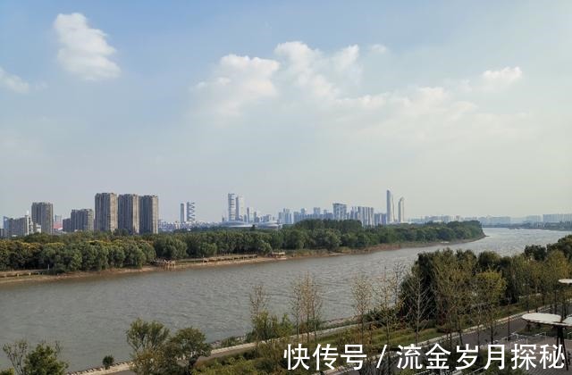 小区|税费能买宝马3系！南京江心洲神秘豪宅，1200万成交了！