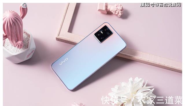 手机|买手机一定要会选,比如这四款热门机型在体验方面的差异就很大