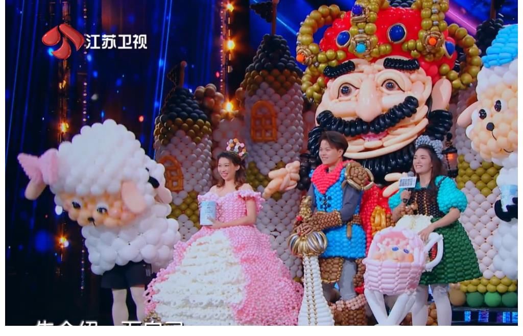 《點(diǎn)贊！達(dá)人秀》的評委不同以往，嚴(yán)肅派謝霆鋒，萌噠噠鄧紫棋