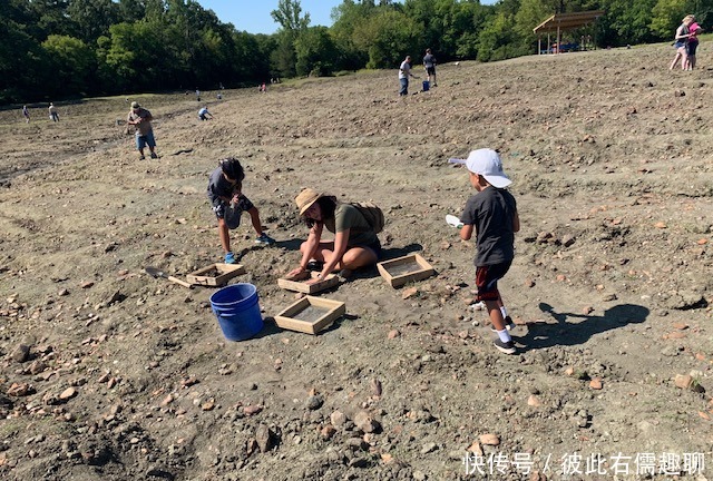 李登|美国男为求婚自采2克拉钻石,他可能不知道,全球年产钻石30吨