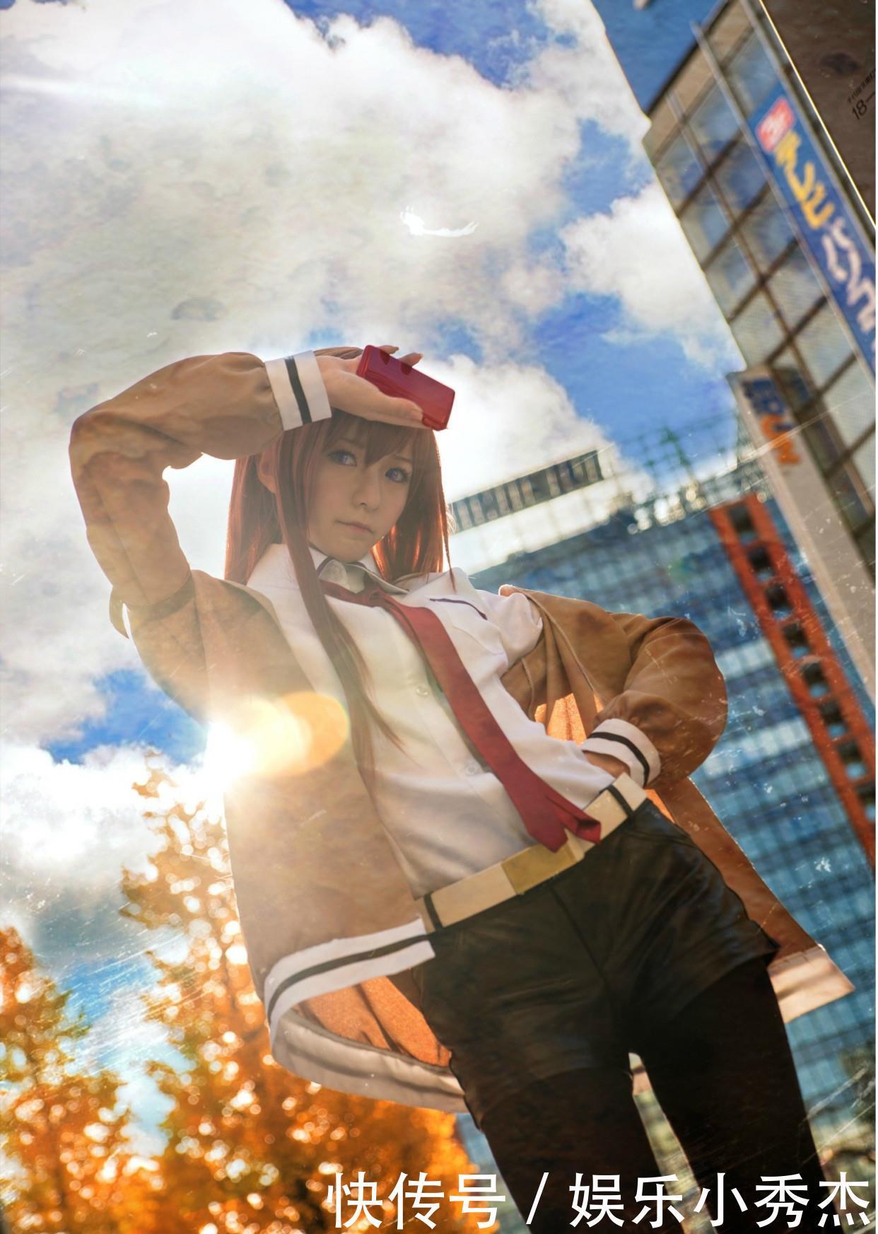 虚拟歌手|关晓彤cos洛天依萌出新高度,为何杨幂cos卡卡西却成了她的黑历史