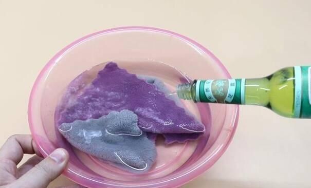 花露水|你家里有花露水吗?教你花露水4大妙用,解决生活中的烦恼,真棒