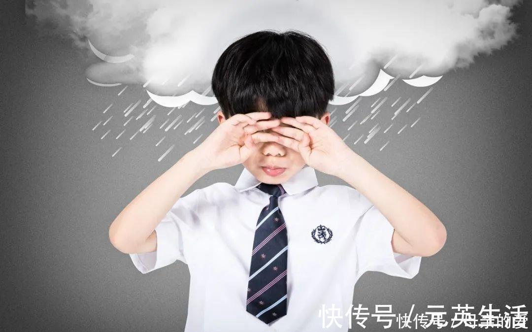 自信|为啥你家孩子不自信?心理学:潜意识里形成的自卑一生都无法磨灭