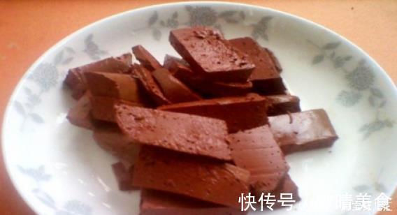 好吃|炒猪血,不要切了就炒!牢记一个重要步骤,猪血鲜香不腥,好吃