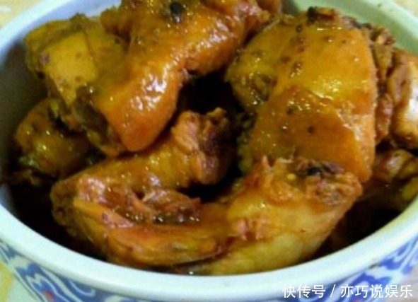 鸡肉不要用水炖了,用此“饮料”炖鸡肉,比高汤都要香!