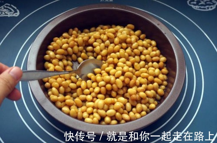 打豆浆，直接干打就错了！多做一步，豆浆细腻香浓，好喝没腥味！