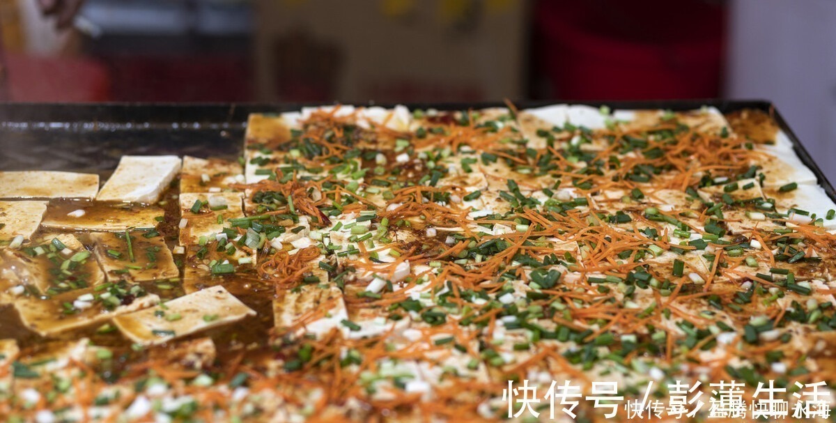 煎豆腐时,加面粉还是淀粉,教你正确的方法,豆腐不碎不破不粘锅