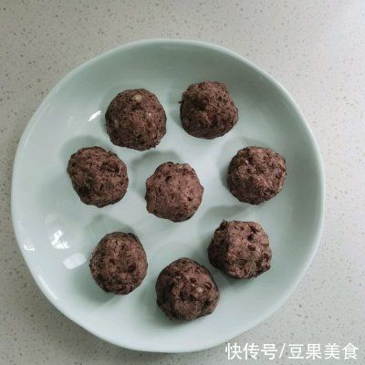 玉米面豆沙包别再炒着吃，学我这样做，孩子抢着吃