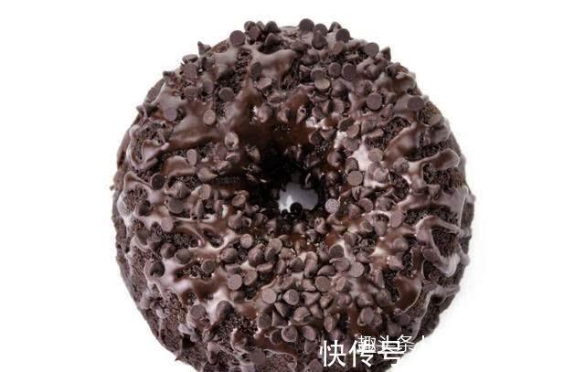 浓郁可口的巧克力霜饰,不花钱还能用蛋糕装阔,真开心!