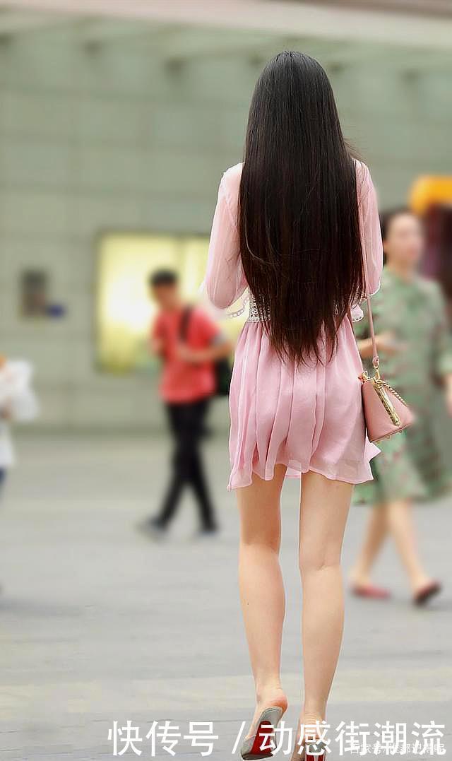 粉色连衣裙 粉色连衣裙搭配银色高跟鞋,优雅妩媚显腿长,尽显少女魅力!