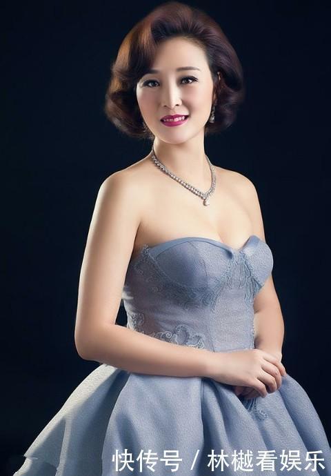 他一生画了800多幅人物肖像油画,坚持把古典唯美写实进行到底