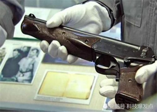 宇航员上天为什么要配枪杨利伟也是这样,苏联有前车之鉴