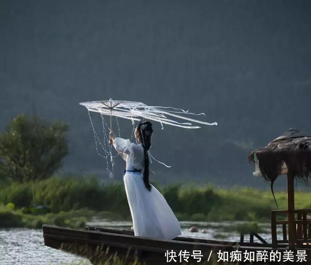 油纸伞|撑一把油纸伞在烟雨腾冲邂逅美丽的故事