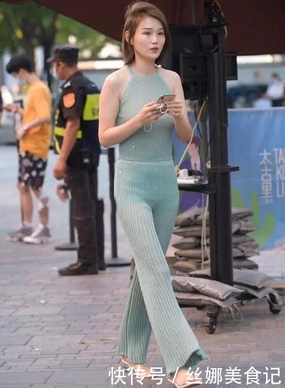 小姐姐|路人街拍：丰腴性感的小姐姐，唯美的穿搭很动人，养眼又好看
