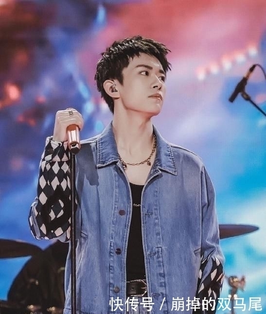 吴磊易烊千玺穿同款,身高1米8和1米7,差距