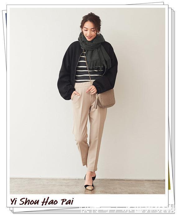 低调有气质!灰色围巾的搭配示例,简单穿搭立马变时尚