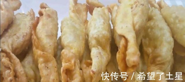 零食|苹果加饺子皮，教你秘制小零食，香甜酥脆，每次一大盘不够吃！