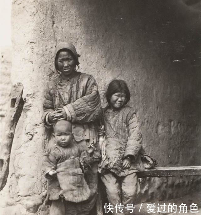 美如仙|一组晚晴旧照,皇帝妻和普通百姓妻对比:一个美如仙,一个破如丐