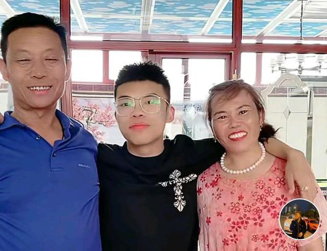 洋洋洋称他和天津李四都输了几千万,三兄弟中只有燕来洁身自好