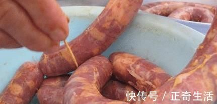 晾晒|腊肠灌好后,别直接拿去晒!再加2步,腊肠咸香入味,油润不开裂