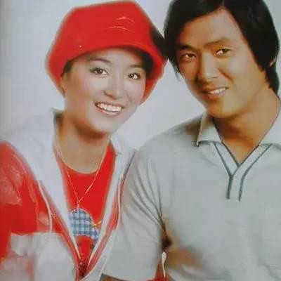 王羽|教主王羽成名早于李小龙,被林青霞倒追,深陷三大血案