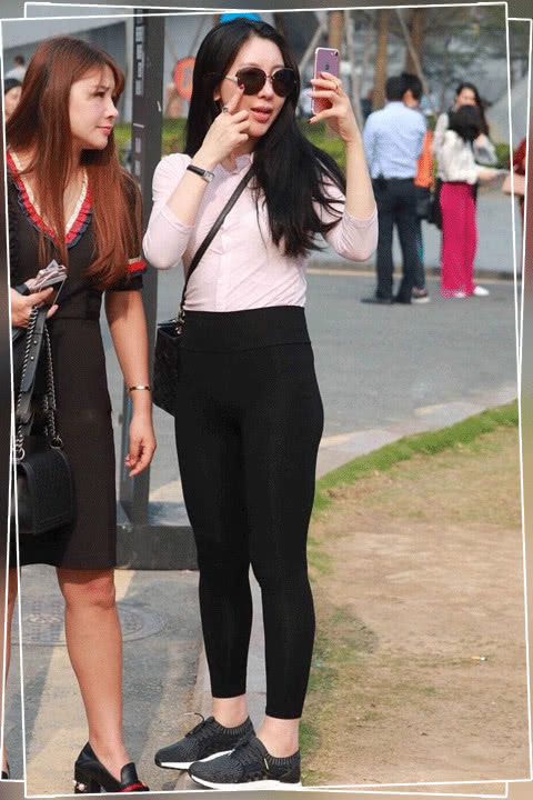 穿搭 青春美观的打底裤穿搭,非常优雅大气,突显曼妙的身姿