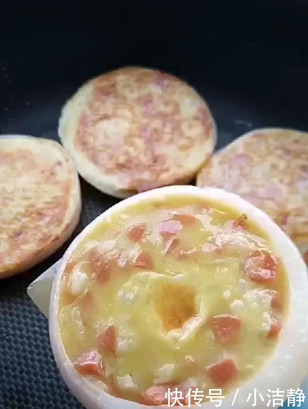 洋葱鸡蛋饼:口感香甜酥脆,简单又美味的早餐,大人小孩都爱吃~