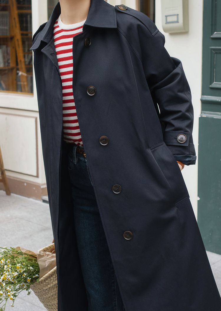 风衣|终于明白小个子的“穿搭精髓”，印花上衣搭配牛仔裤，显高显瘦