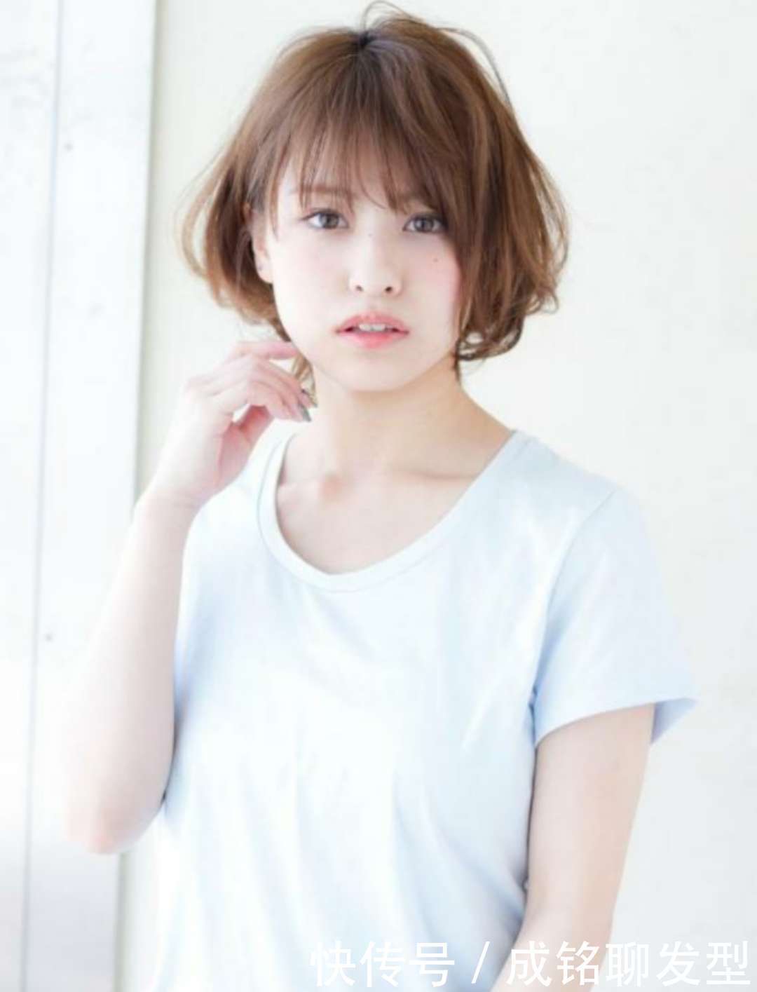 脸圆发量少发质细适合哪种发型呢?短发时尚减龄,蓬松又显发量