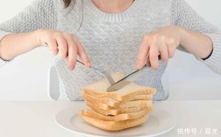 来不及|3个坏习惯不改,会慢慢拖垮身体,消耗你的寿命,后悔都来不及