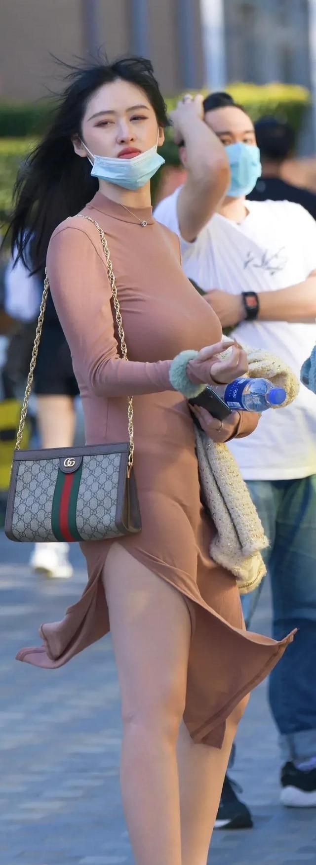 裙子 惊艳十足的连衣裙,充满都市靓丽感,好有创意