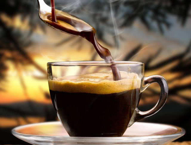 辛辣|女生来大姨妈“绝不能碰”的四种食物!图1是痛经的罪魁祸首!