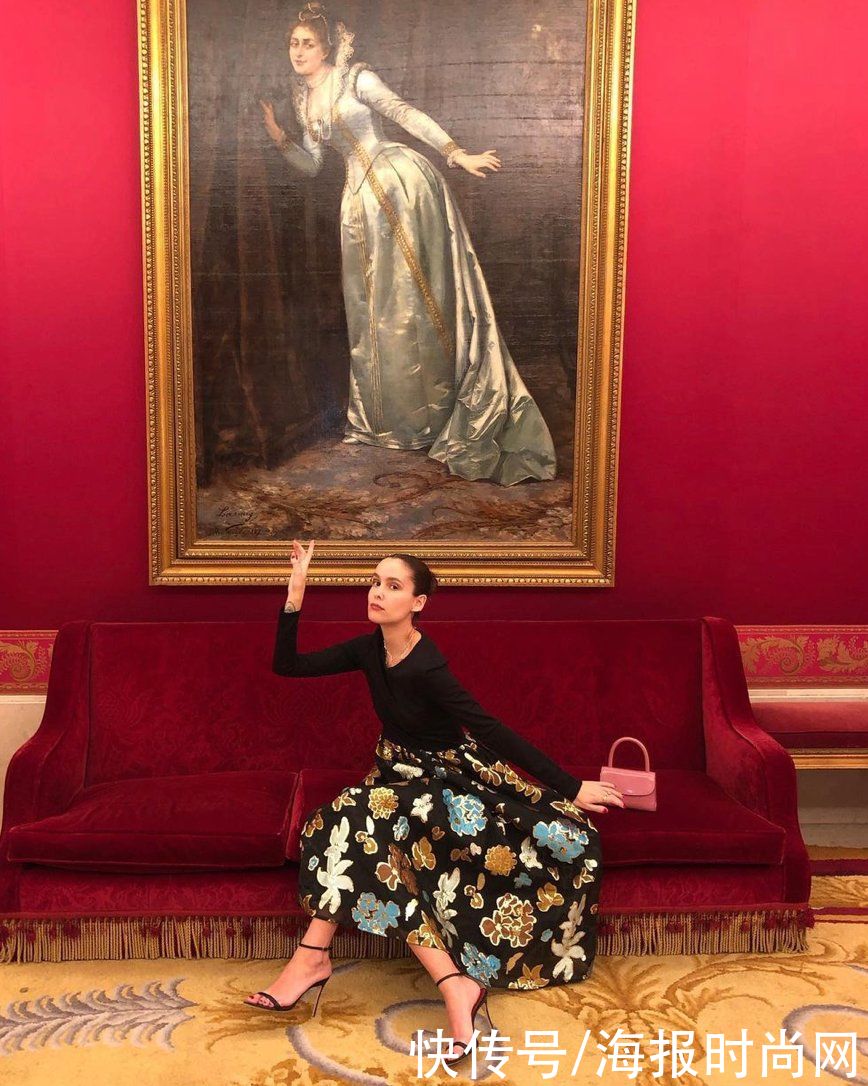 半裙|显瘦不挑人的半身裙，可能就是她们身上的这条了吧